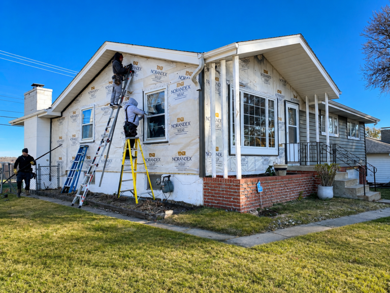 Bellevue siding replacement using Mastic Structure siding and Mastic Cedar Discovery Shake accents